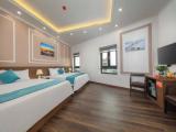 Deluxe Quadruple room with city view
