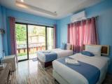 Standard Twin room with garden view
