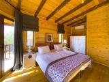 Deluxe room with balcony and with partial sea view