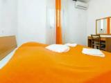 2 Bedrooms Apartment with sea view
