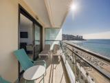 Deluxe Triple room with balcony and seafront