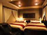 Royal Sextuple Suite
