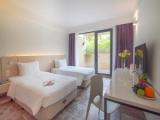Standard Twin room with garden view