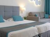 Standard Double room with partial ocean view