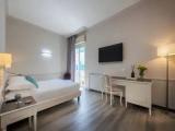 Deluxe Double room with balcony and with partial sea view