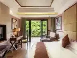 Standard room with mountain view