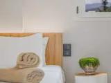 Deluxe Sunset Suite