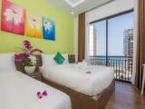 Deluxe Triple room with city view