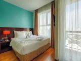 Deluxe room with balcony and with city view