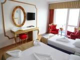 Standard room with balcony and with partial sea view