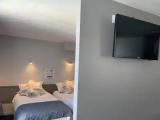 Classic Triple room with city view