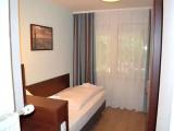 Standard Sextuple Family room
