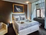 Deluxe Single Suite