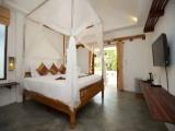 Bungalow with partial sea view