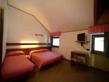 2 Bedrooms Standard Quintuple Family room
