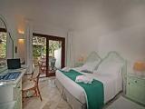 Comfort room with garden view