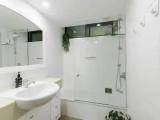 3 Bedrooms Apartment