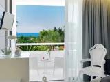 Deluxe room with sea view