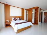 Deluxe room with pool view