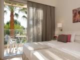 Apartment with garden view