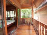 Bungalow with balcony