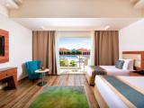 Deluxe Twin room with pool view