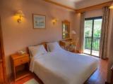 Standard room with land view