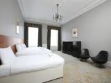 4 Bedrooms House