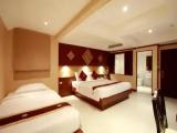 Triple Loft Wing Room