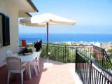 Apartment with sea view