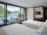 Suite with balcony and with view