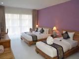 Deluxe room with pool view