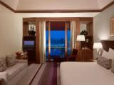 Deluxe Double Club room with city view