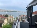 Superior Triple room with city view