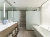 2 Bedrooms Suite with city view