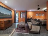 Family Basement Studio with courtyard view
