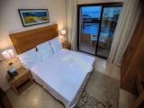 1 Bedroom Deluxe Suite with partial sea view