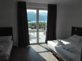 Standard Triple room with lake view