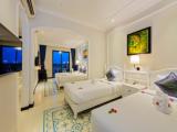 Standard Quadruple room with city view
