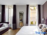 Deluxe Triple room with balcony