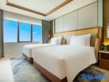 Deluxe Twin room with pool view