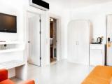 Suite with land view