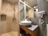 Superior Sextuple room with city view