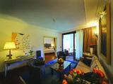 Suite with park view