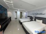 Executive Twin room with river view