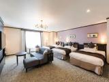 Deluxe Triple Family room