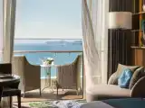 Classic Twin Club room with ocean view