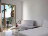 Double room with partial sea view