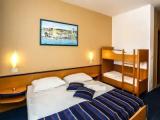 2 Bedrooms Standard Quadruple Family room with balcony