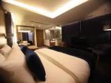 Suite with city view